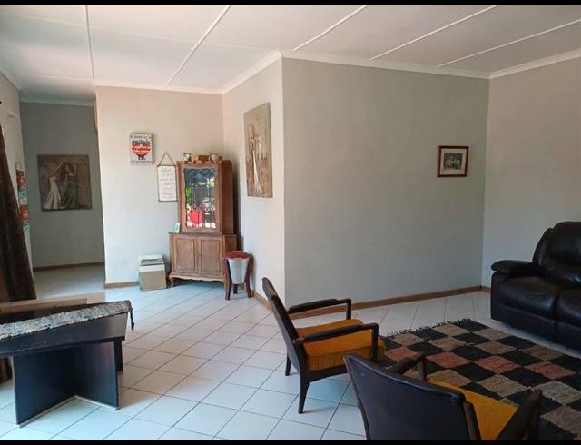 4 BEDROOM HOUSE TO LET IN NELSONIA
